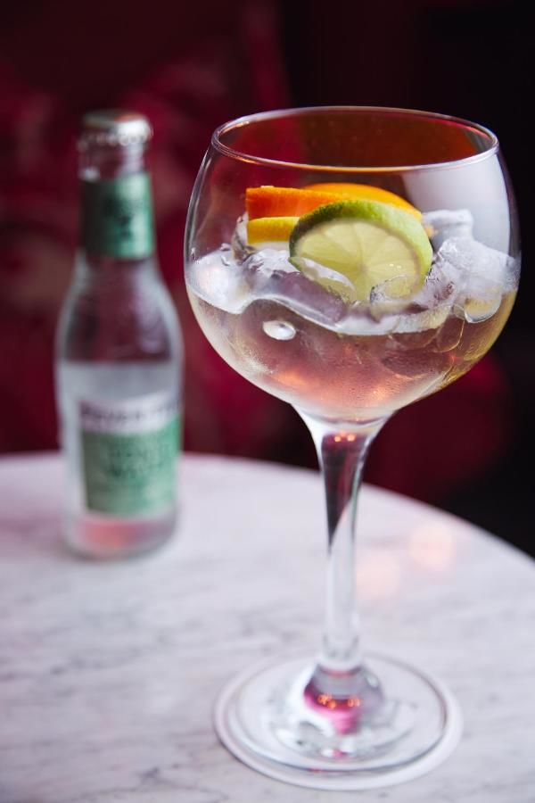 Отель The Metropole Hotel Cork Корк-47